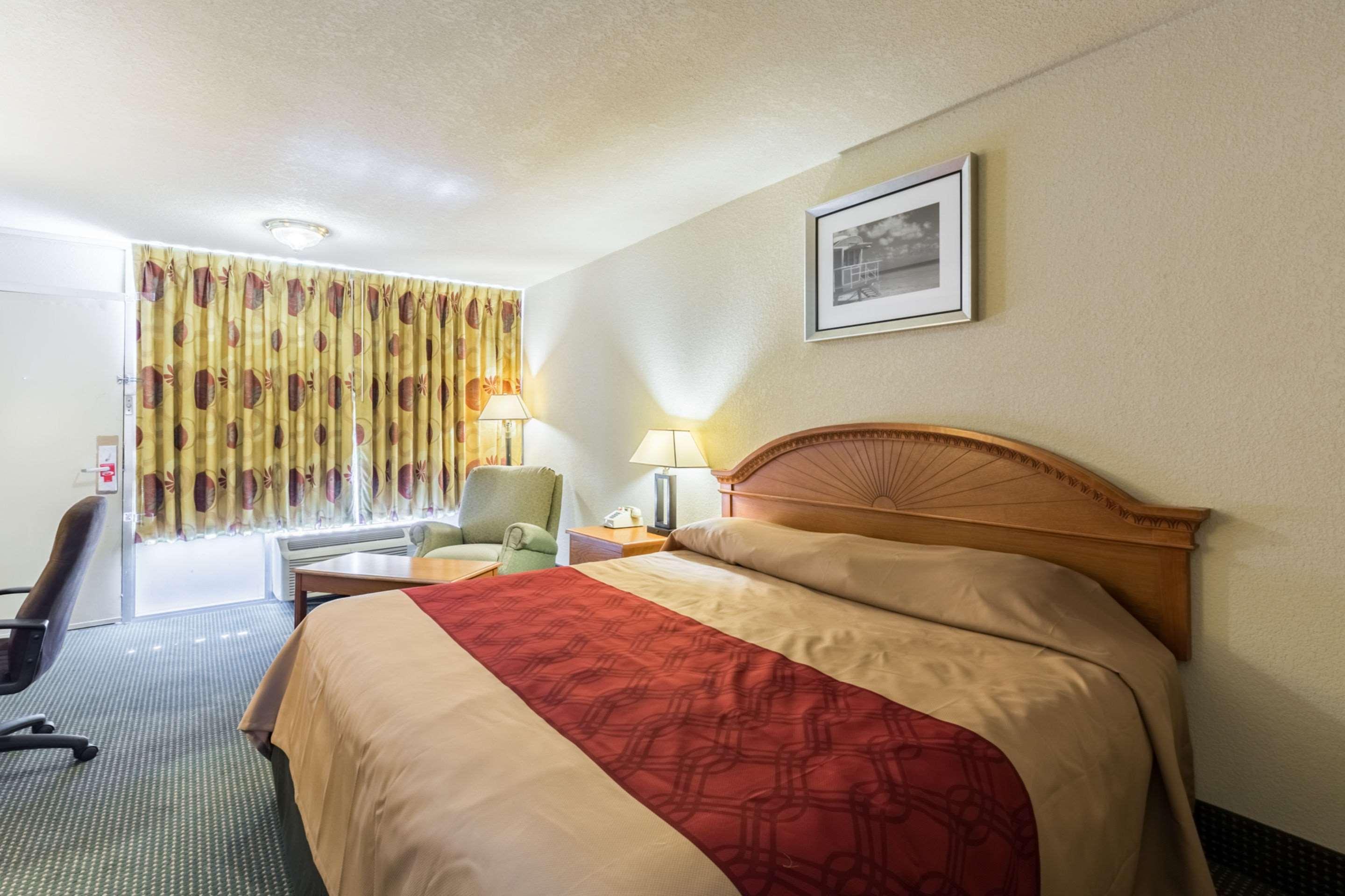 Econo Lodge Бейтаун Экстерьер фото