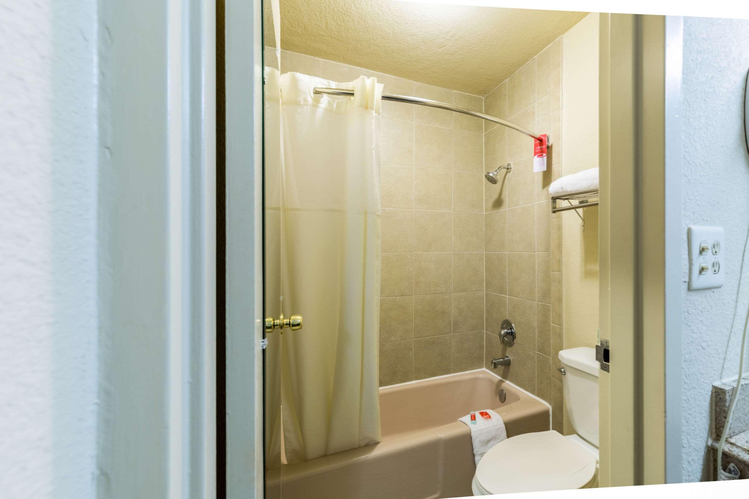 Econo Lodge Бейтаун Экстерьер фото