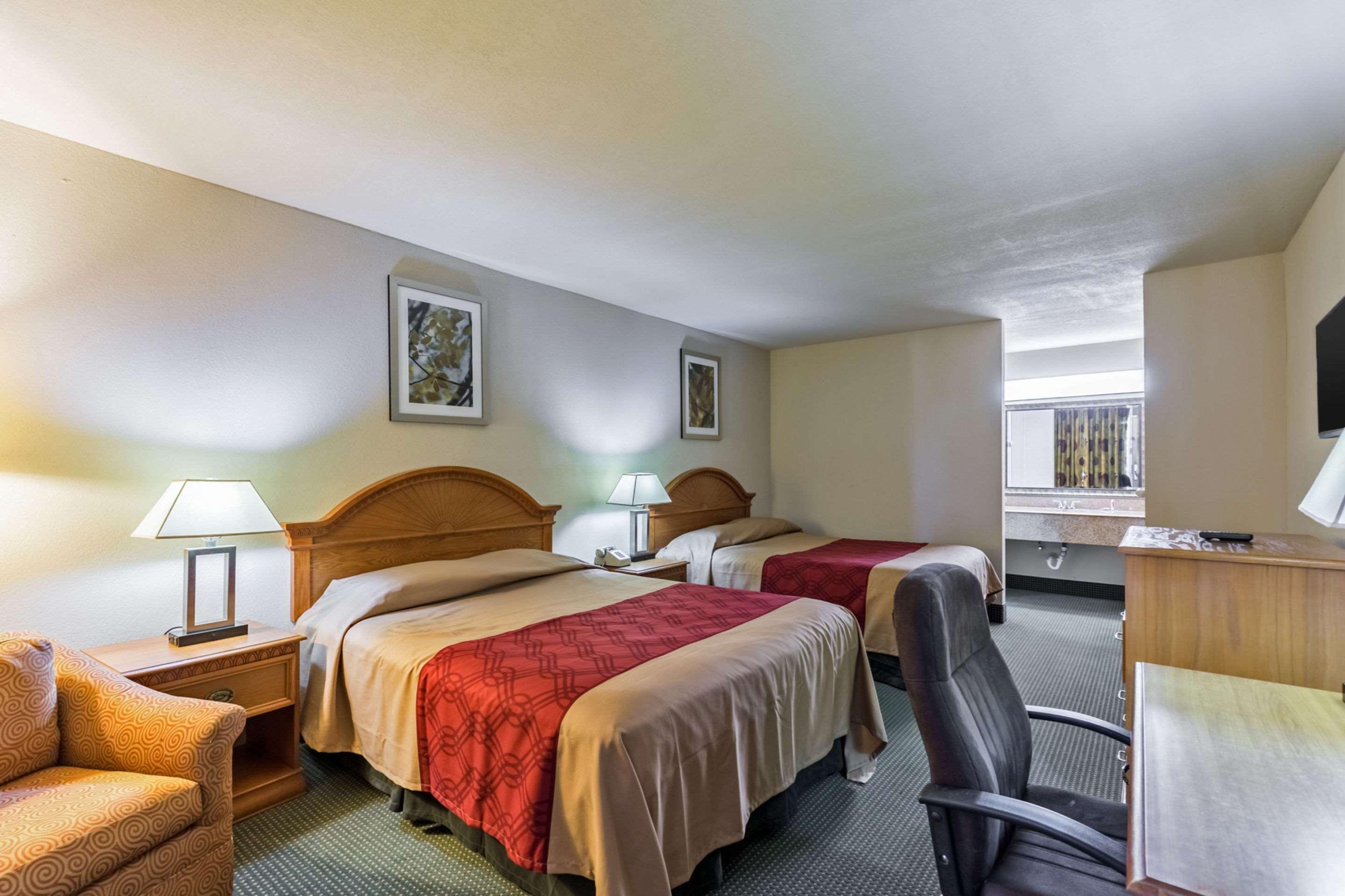 Econo Lodge Бейтаун Экстерьер фото